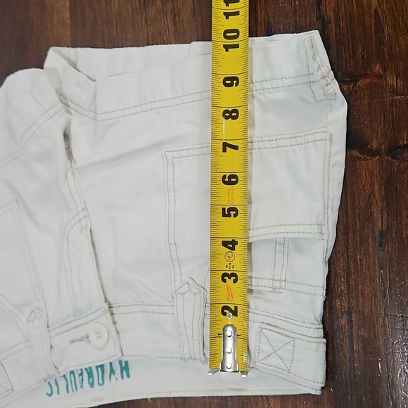 Hydraulic Women's Cream Cargo Shorts - Picture 4 of 5